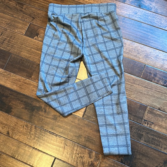 NWOT Loft grey with black plaid pull on dress legging - Picture 2 of 3